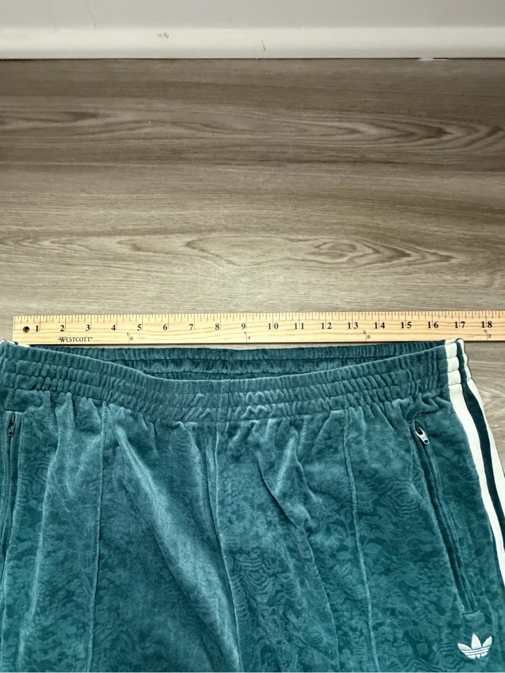 Adidas originals x Liberty London debossed velvet track pants | XL - Picture 6 of 8